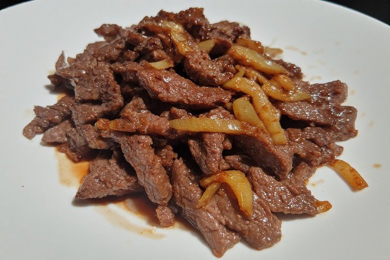 Wok Rindfleisch wie beim Chinesen – zart, saftig & mit dunkler Soße